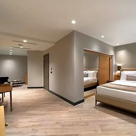 Hotel Me By Mula 4*